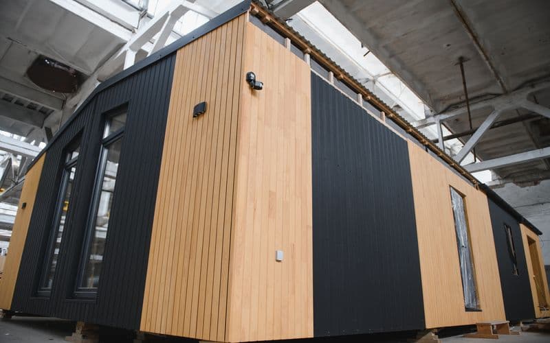 manufactured home under construction